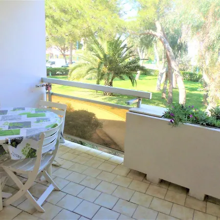 Agreable 2 Pieces Pour 4 Pers- Climatise- Terrasse Ombragee-parking - 200m Plage شقة *