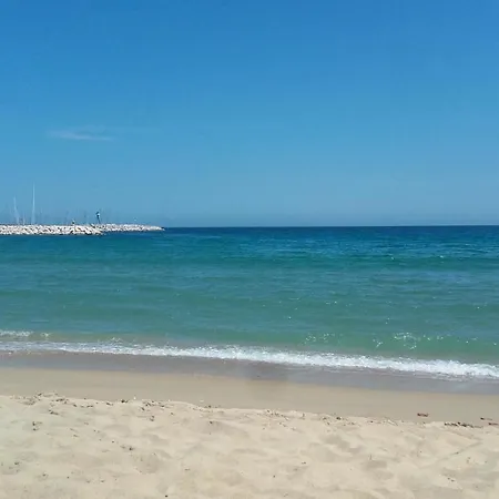 Agreable 2 Pieces Pour 4 Pers- Climatise- Terrasse Ombragee-parking - 200m Plage * بورم لي ميموزا