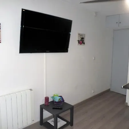 Agreable 2 Pieces Pour 4 Pers- Climatise- Terrasse Ombragee-parking - 200m Plage *